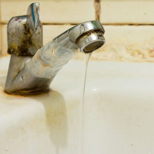 How To: Repair a Chipped Tub or Sink